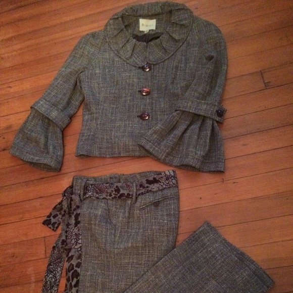 *Host Pick* Gorgoeus 2-pc Biacci Angel-sleeve Suit - Picture 1 of 8